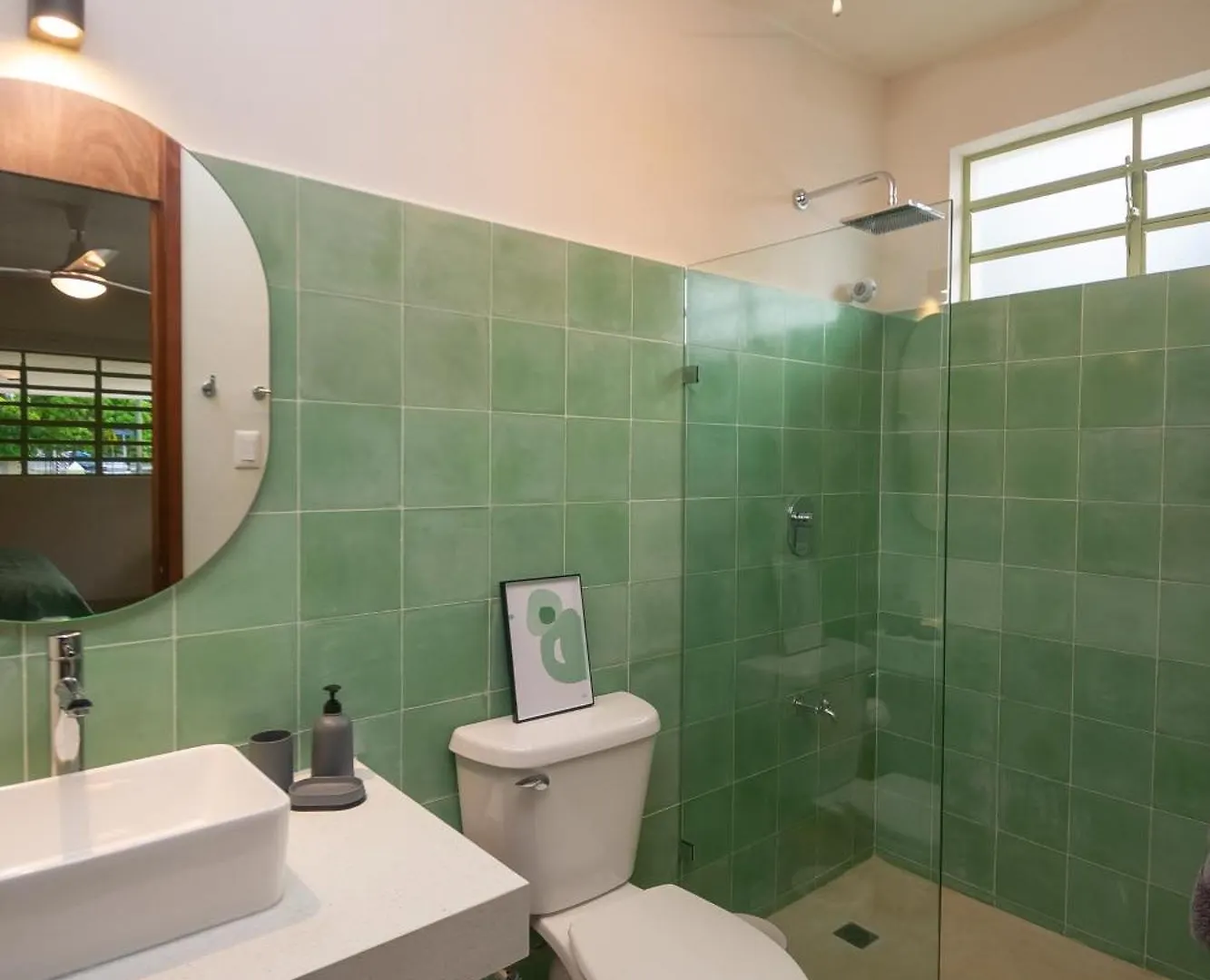 Holiday home Quaint! Ample 4 Bedroom 4Bathroom, Pool, Wifi, One Block From Park Aleman Merida