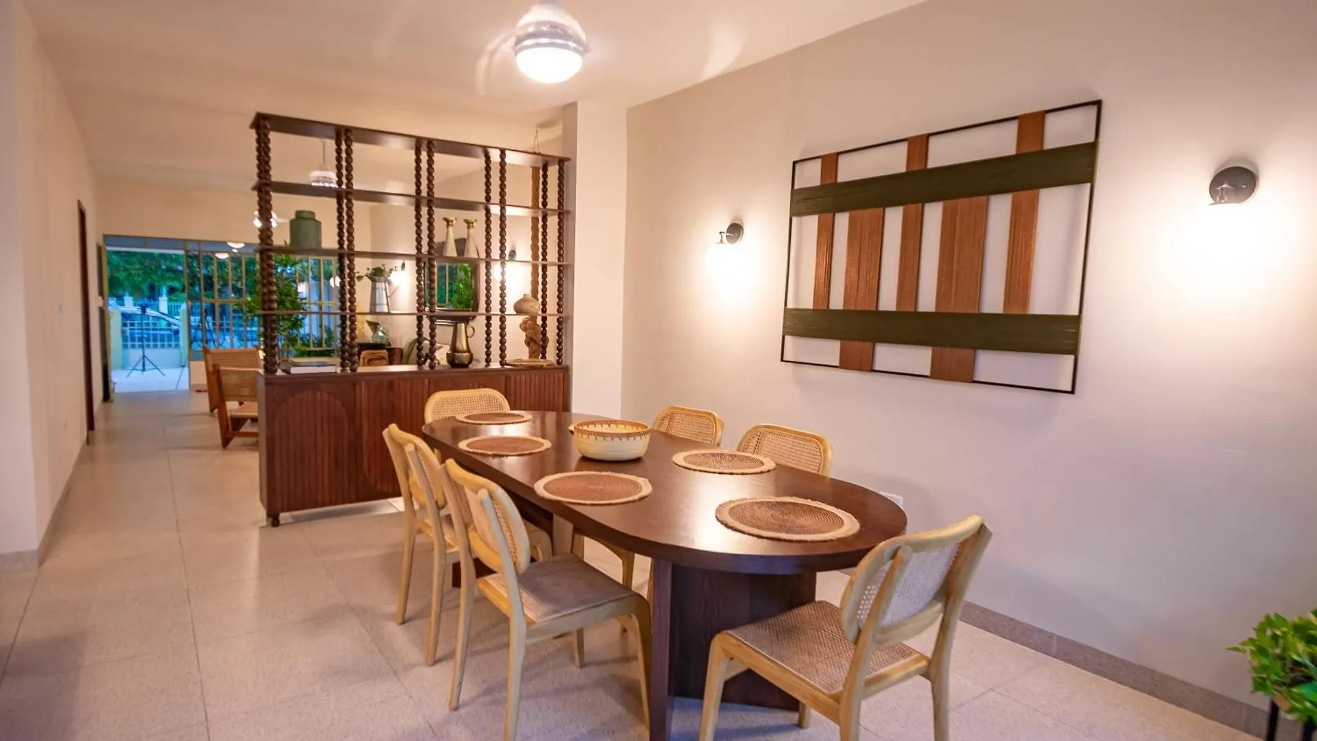 Quaint! Ample 4 Bedroom 4Bathroom, Pool, Wifi, One Block From Park Aleman Merida Mexico