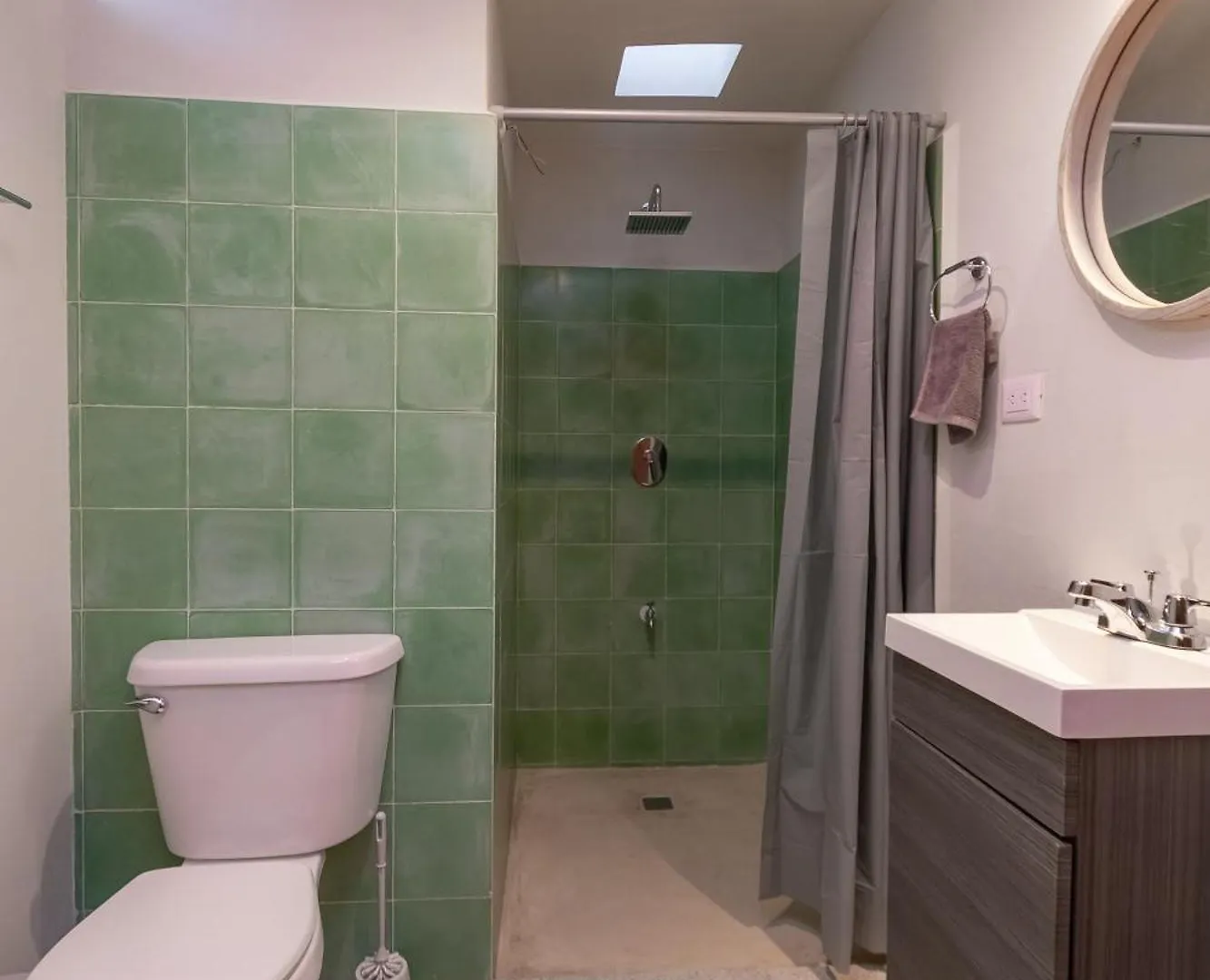 Quaint! Ample 4 Bedroom 4Bathroom, Pool, Wifi, One Block From Park Aleman Merida 0*,